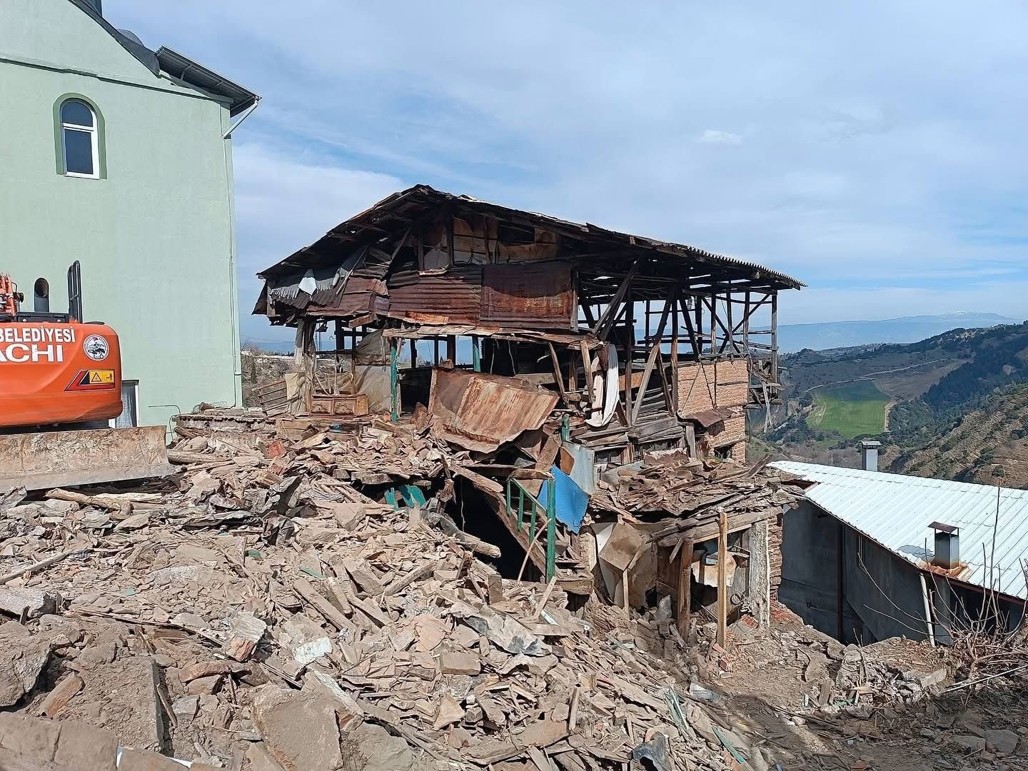 Başkan Kumral, Babadağ’da engelleri bir bir aşıyor
