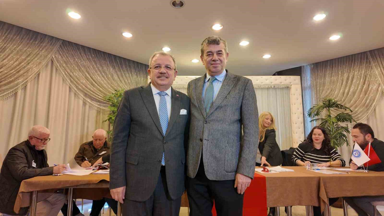 Başkan Künkcü: "Ankara’da başa baş bir mücadele veriyoruz"
Başkan Künkcü: "Ankara’da başa baş bir mücadele veriyoruz"