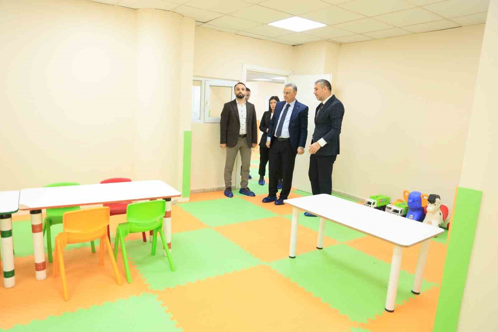 Başkan Kurnaz: "Ailelerin yükünü hafifletecek bir kreşi hizmete açıyoruz"
Başkan Kurnaz: "Ailelerin yükünü hafifletecek bir kreşi hizmete açıyoruz"