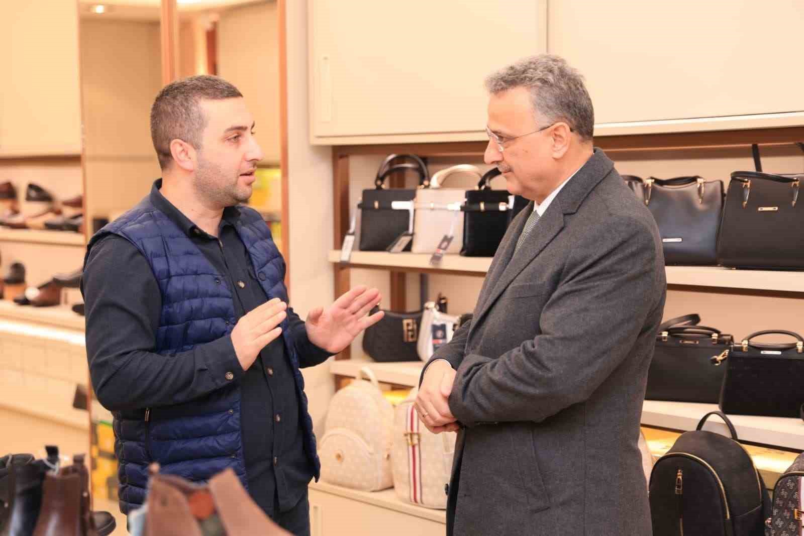 Başkan Kurnaz: "Esnafımız ilçemizin can damarı"
Başkan Kurnaz: "Esnafımız ilçemizin can damarı"