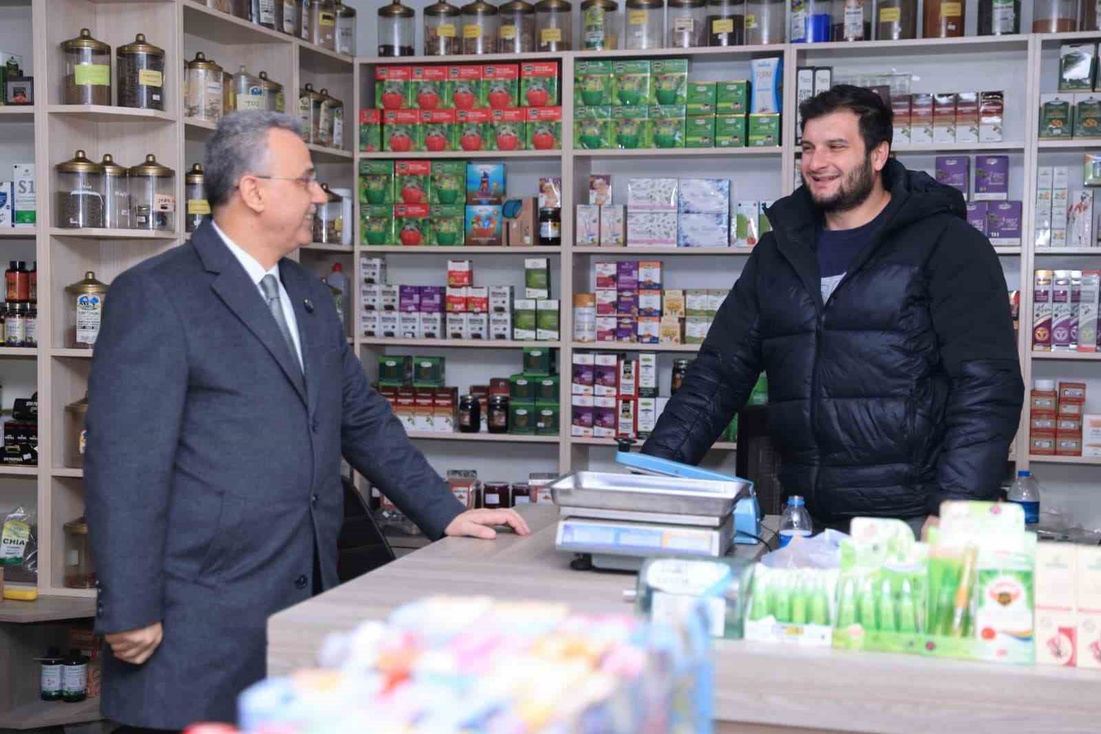 Başkan Kurnaz: "Esnafımız ilçemizin can damarı"
Başkan Kurnaz: "Esnafımız ilçemizin can damarı"