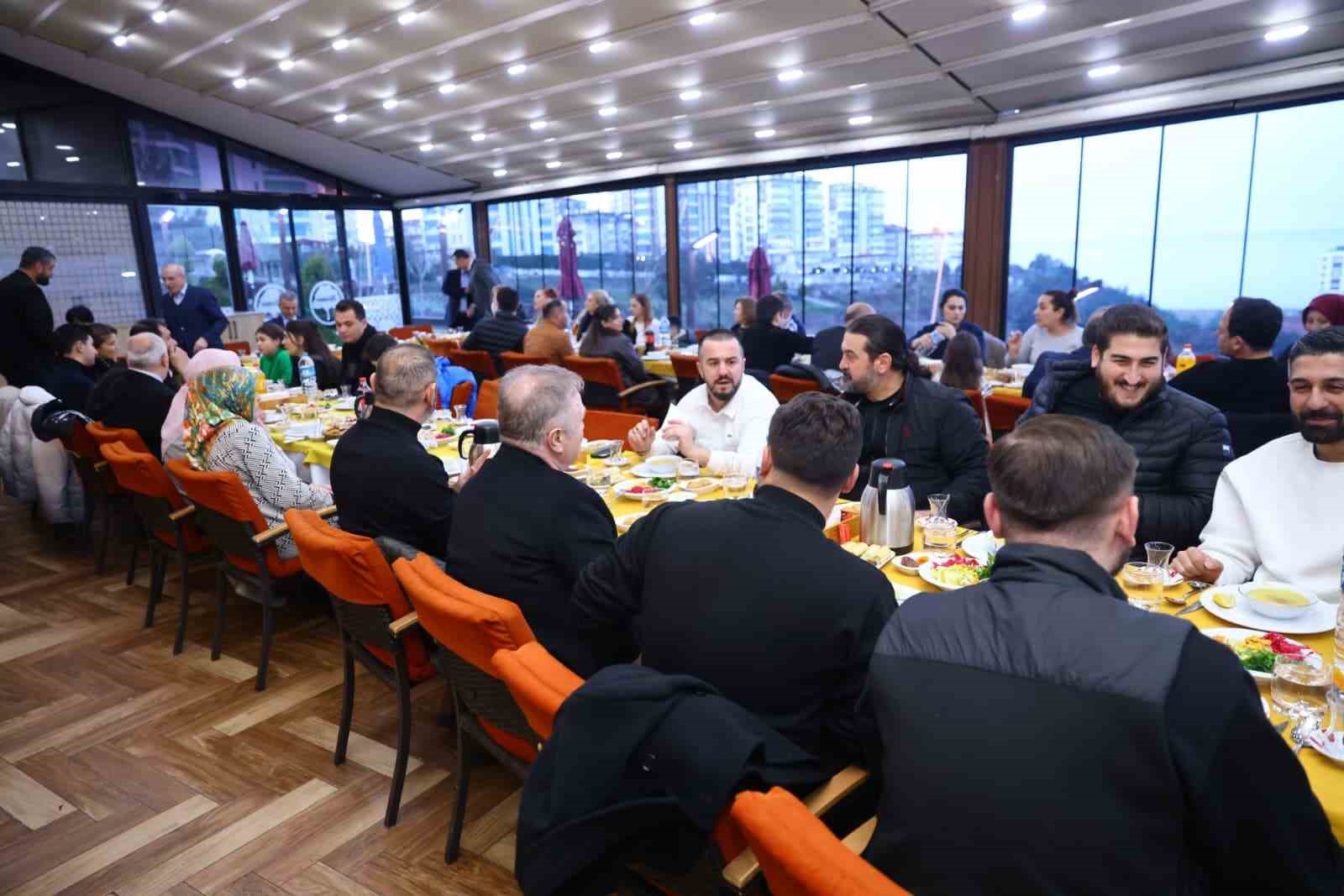 Başkan Kurnaz: "Nüfusu 23 ilden büyük İlkadım’ı daha iyi noktalara taşıyacağız"
Başkan Kurnaz: "Nüfusu 23 ilden büyük İlkadım’ı daha iyi noktalara taşıyacağız"