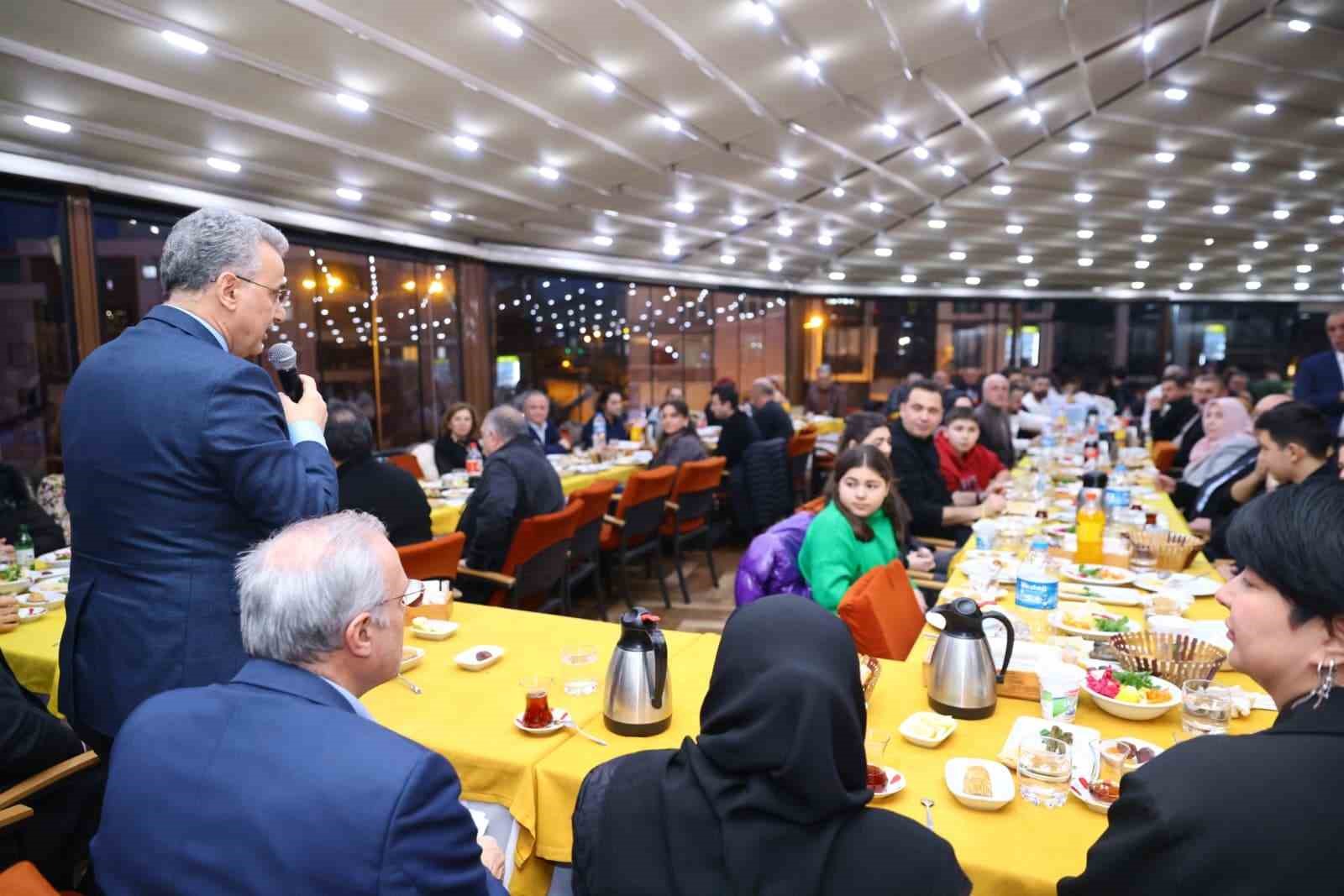 Başkan Kurnaz: "Nüfusu 23 ilden büyük İlkadım’ı daha iyi noktalara taşıyacağız"
Başkan Kurnaz: "Nüfusu 23 ilden büyük İlkadım’ı daha iyi noktalara taşıyacağız"