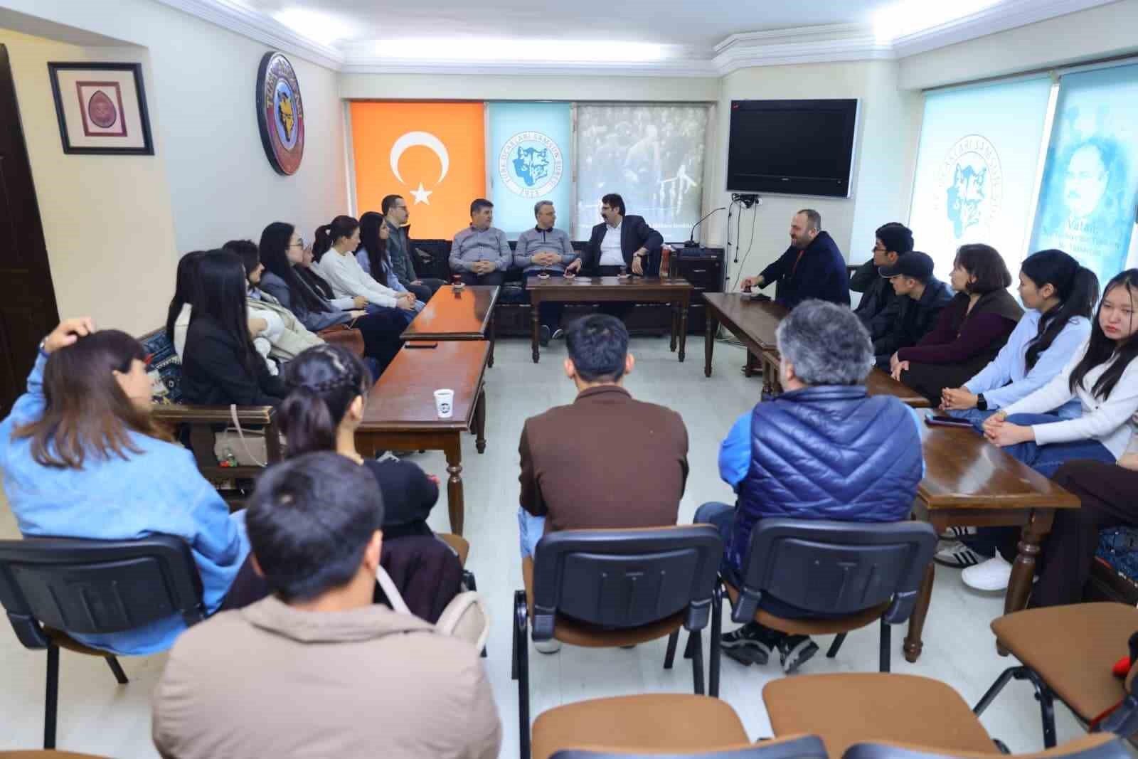 Başkan Kurnaz: "Uluslararası öğrenciler şehrimize kültürel zenginlik katıyor""
Başkan Kurnaz: "Uluslararası öğrenciler şehrimize kültürel zenginlik katıyor""