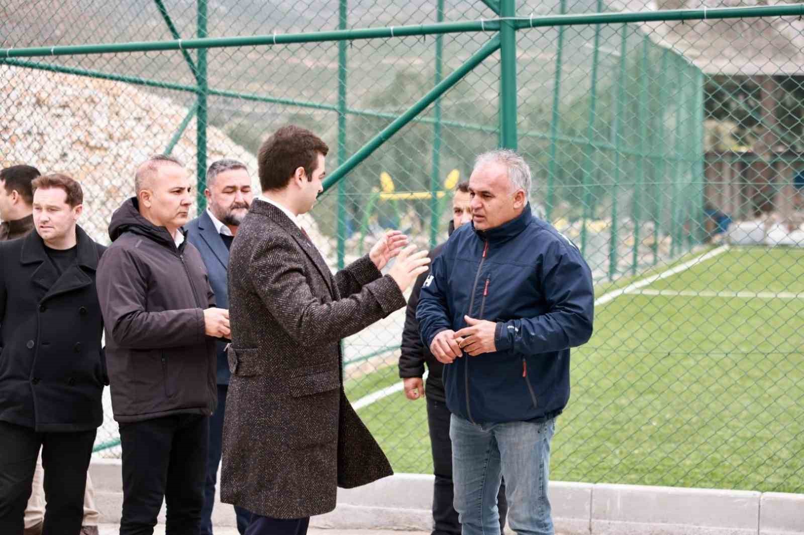 Başkan Mandalinci: "Mahallelerimizin ihtiyaçlarını yerinde tespit ediyoruz"
