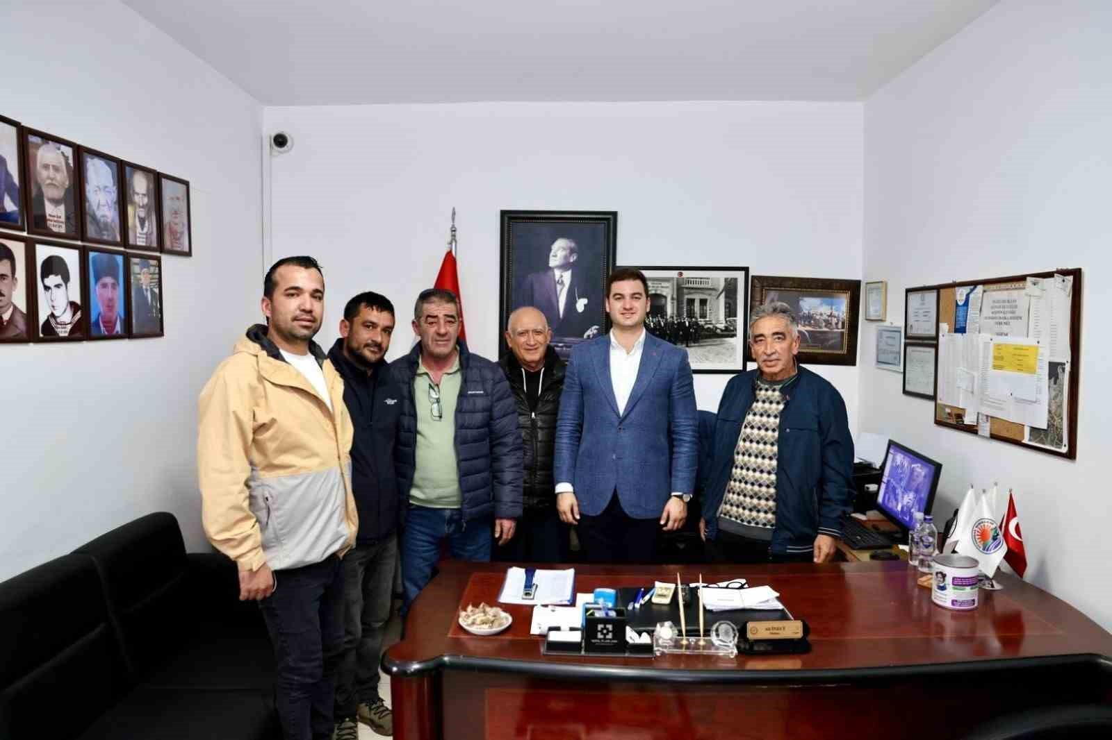 Başkan Mandalinci saha ziyaretlerine devam ediyor
Başkan Mandalinci saha ziyaretlerine devam ediyor