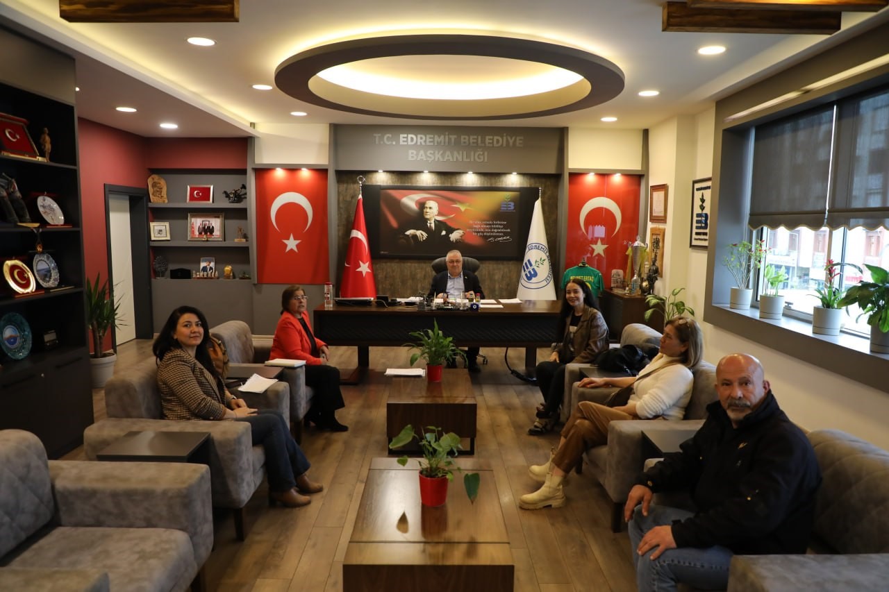 Başkan Mehmet Ertaş hayvanseverlerle bir araya geldi
