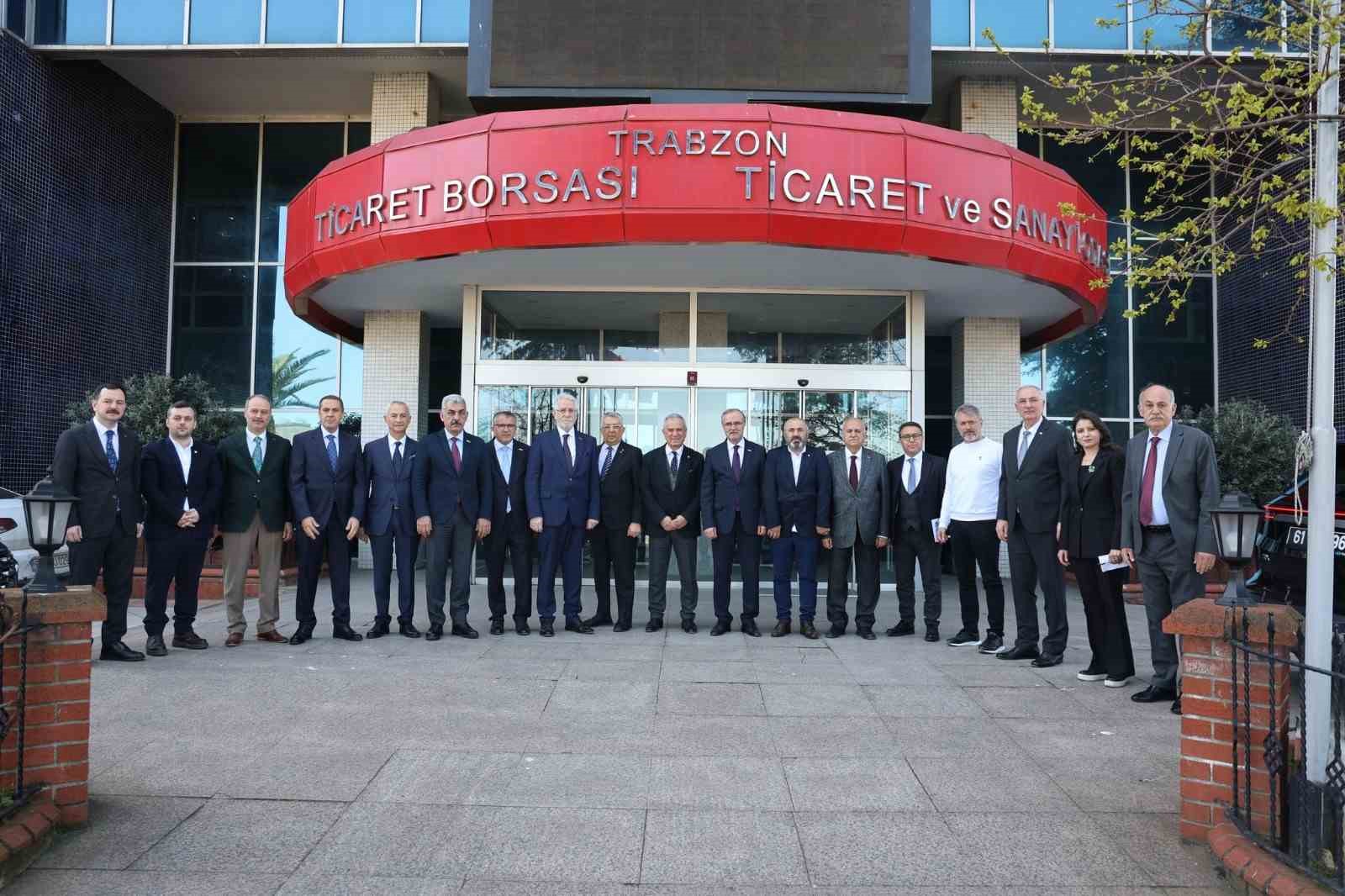 Başkan Memet Aslan OSBÜK zirvesi için Trabzon’da
