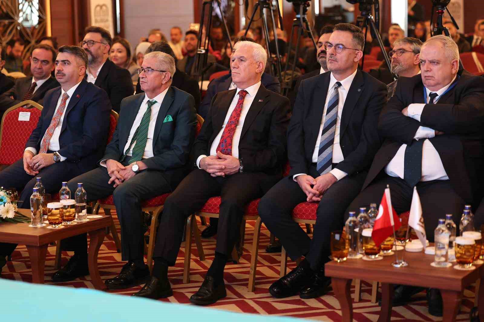 Başkan Mustafa Bozbey: "Su kaynaklarını korumak ortak sorumluluğumuz"
Başkan Mustafa Bozbey: "Su kaynaklarını korumak ortak sorumluluğumuz"