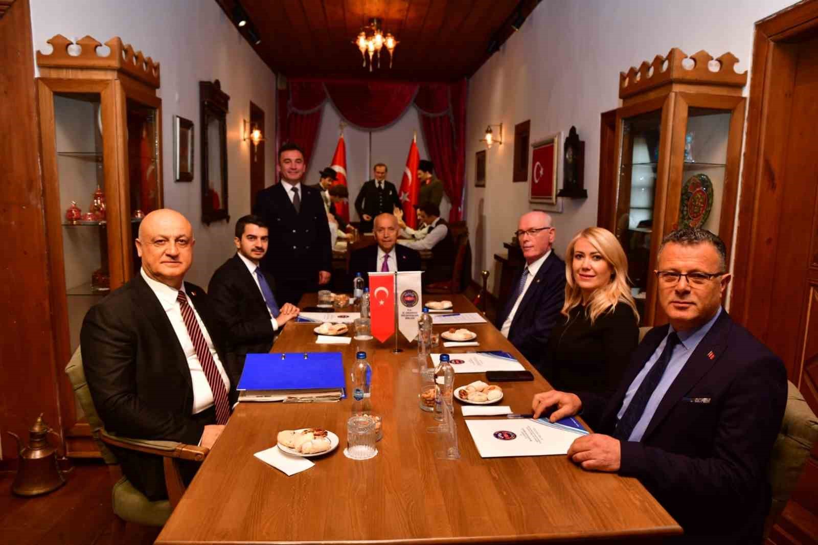 Başkan Öküzcüoğlu: "Tarihin yazıldığı mekanda bulunmak gurur verici"
Başkan Öküzcüoğlu: "Tarihin yazıldığı mekanda bulunmak gurur verici"