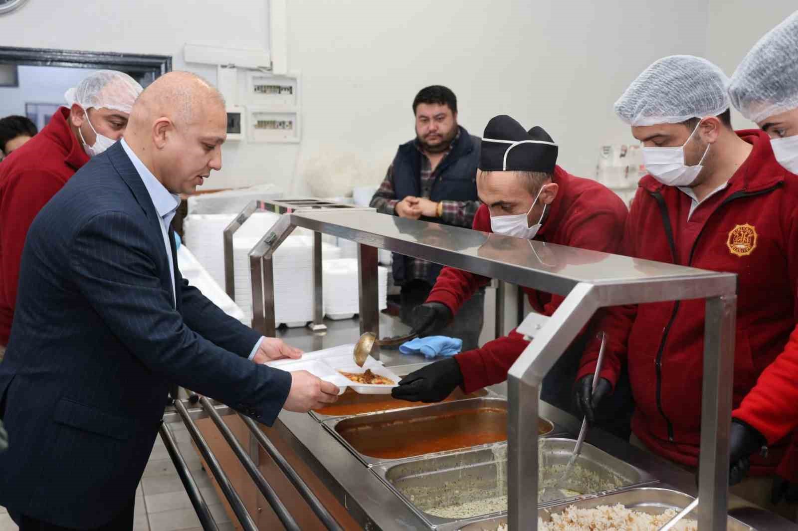 Başkan Önal, iftar sofrasında vatandaşlarla buluştu
