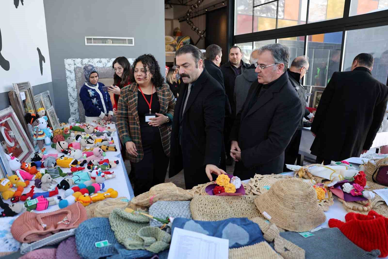 Başkan Özdoğan: "Hacılar ADEM, toplum yapısını güçlendiriyor"
Başkan Özdoğan: "Hacılar ADEM, toplum yapısını güçlendiriyor"