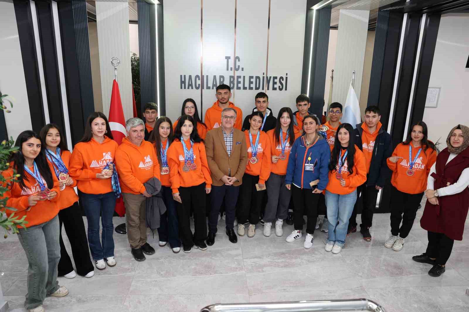 Başkan Özdoğan: "HADAK, gittiği her yerde ’bunu başarır’ dedirtmiştir"
