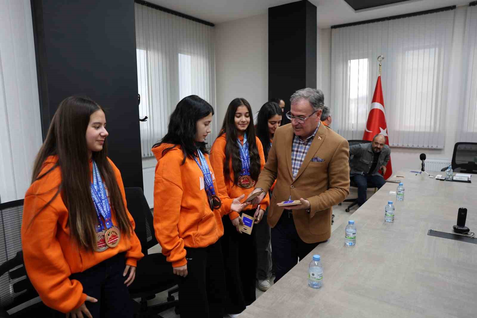 Başkan Özdoğan: "HADAK, gittiği her yerde ’bunu başarır’ dedirtmiştir"
