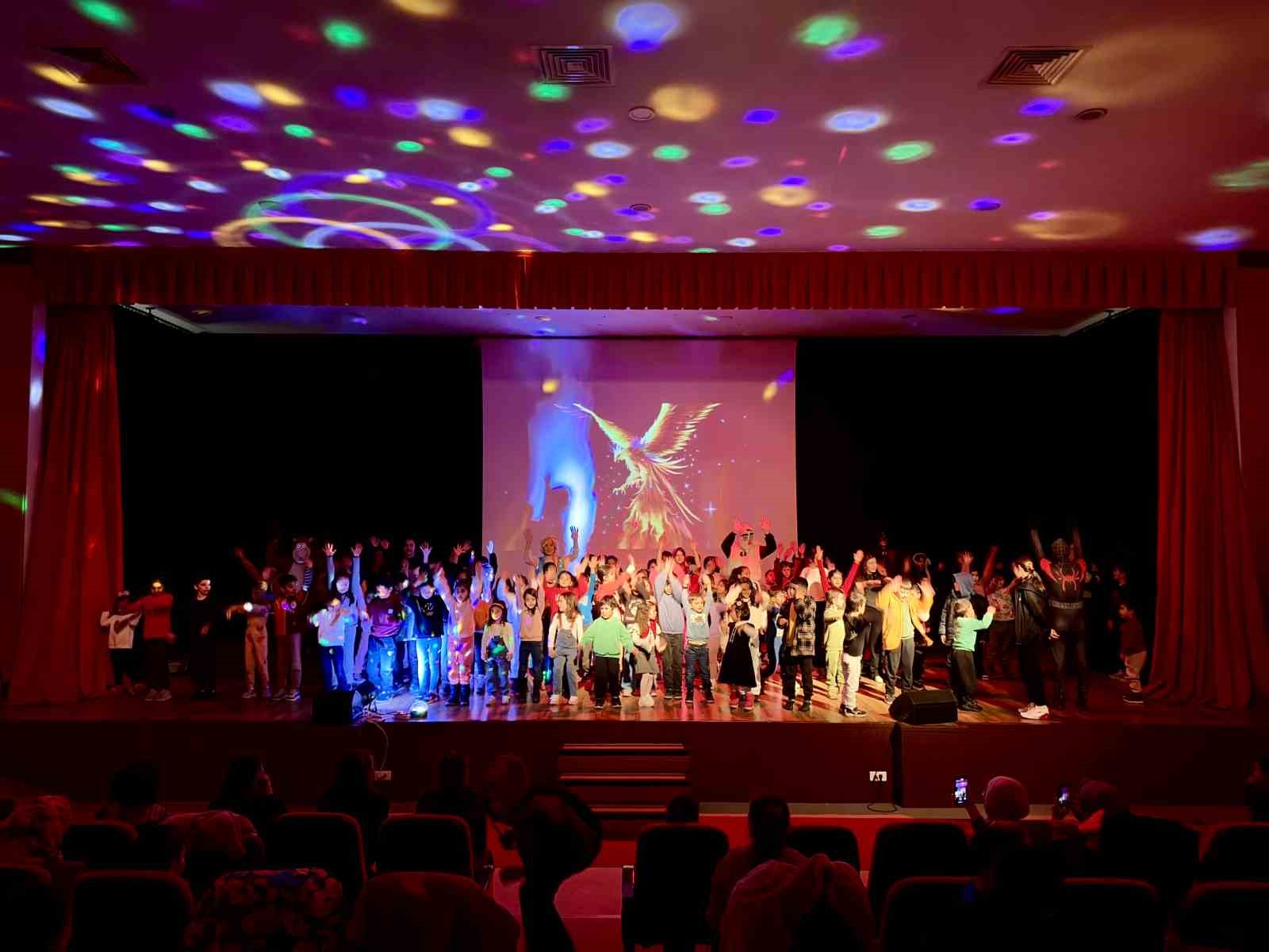 Başkan Özdoğan’dan öğrencilere yarıyıl tatili müjdesi
