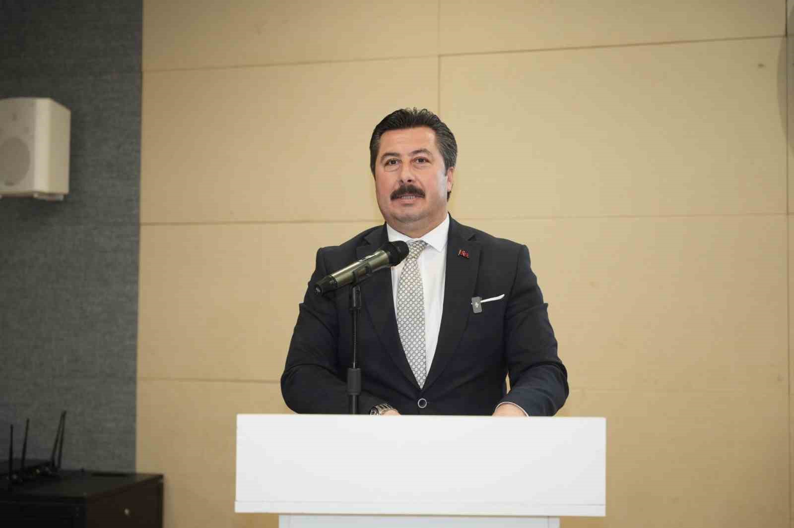 Başkan Özel: "Muhtarlar bizim en yakın mesai arkadaşımız"
