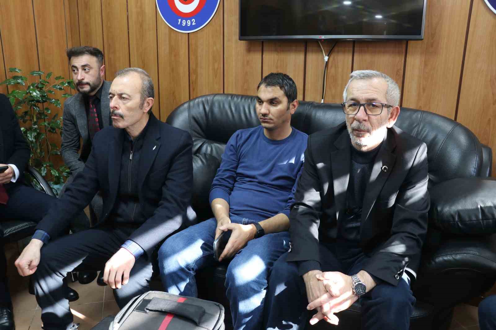 Başkan Özen: "Memur ve emeklinin kaybı refah payı ile telafi edilmelidir"
