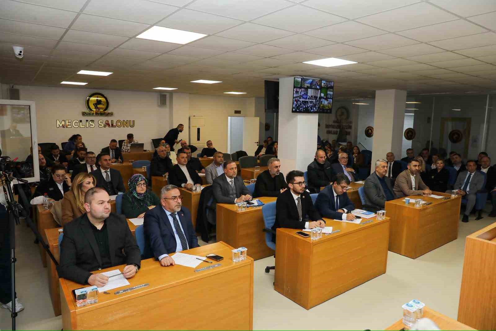 Başkan Özlü "2026 yılı Düzce Belediyesi için altın yıl olacak"
Başkan Özlü "2026 yılı Düzce Belediyesi için altın yıl olacak"