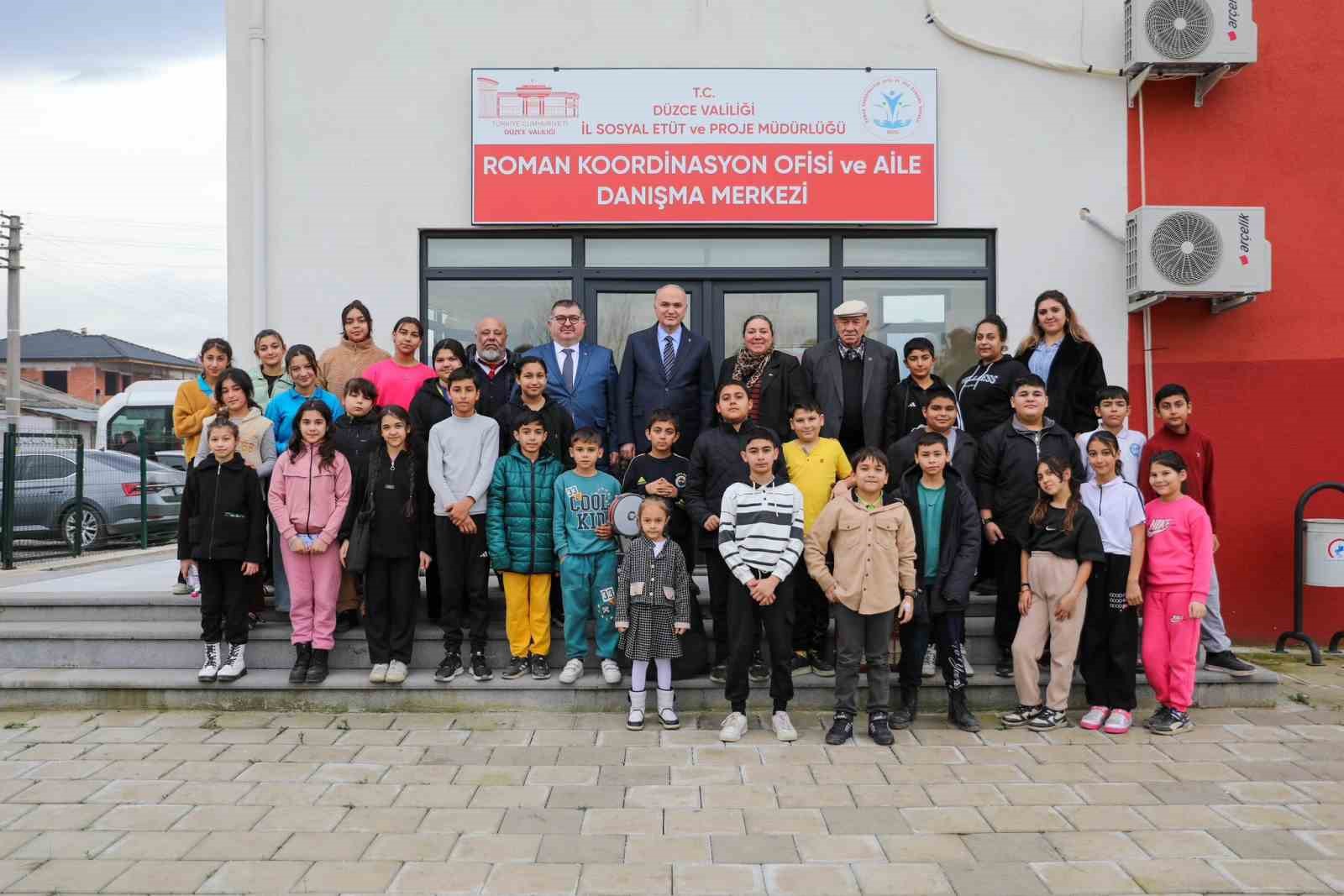 Başkan Özlü Roman koordinasyon merkezini inceleme
