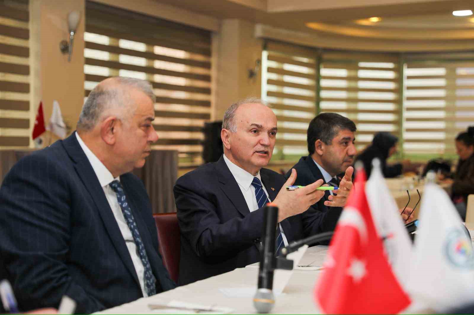 Başkan Özlü sanayicileri dinledi
