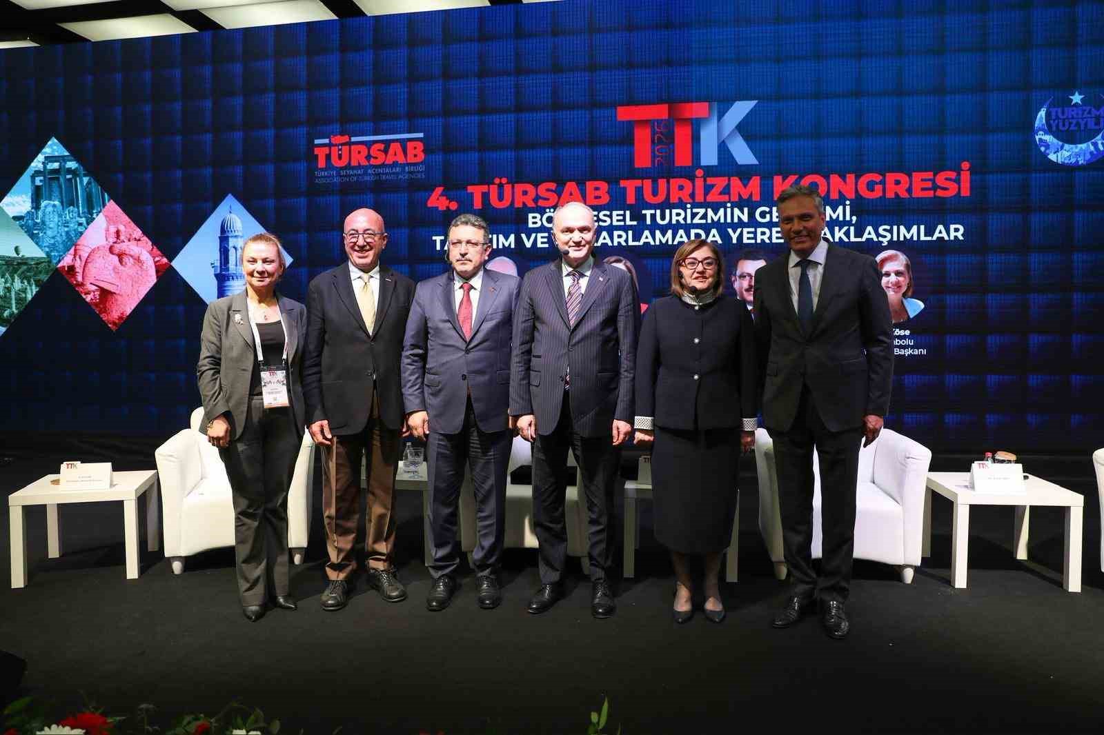 Başkan Özlü turizm sektör temsilcileri ile bir araya geldi
