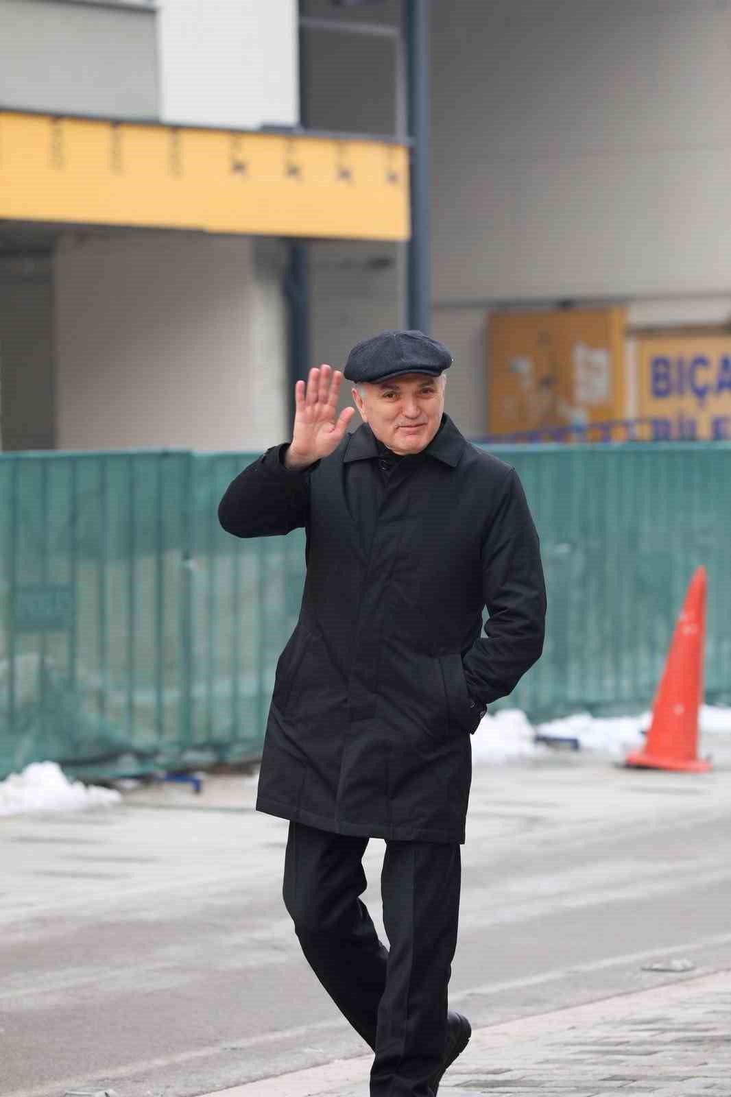 Başkan Özlü’nün 10. şiir klibi yayına girdi
