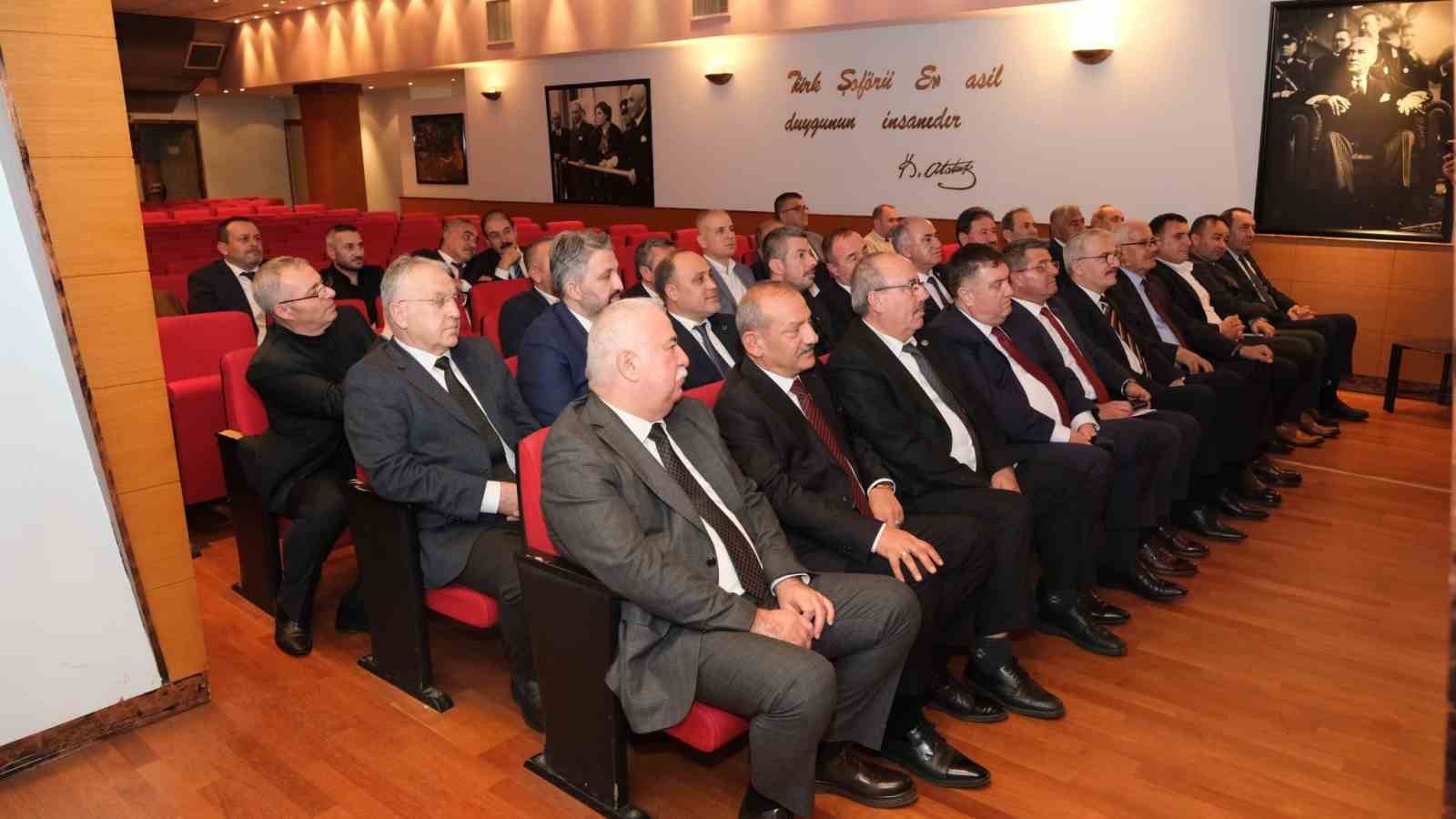 Başkan Özmeriç, Aydınlı şoförlerin sorunlarını dile getirdi
