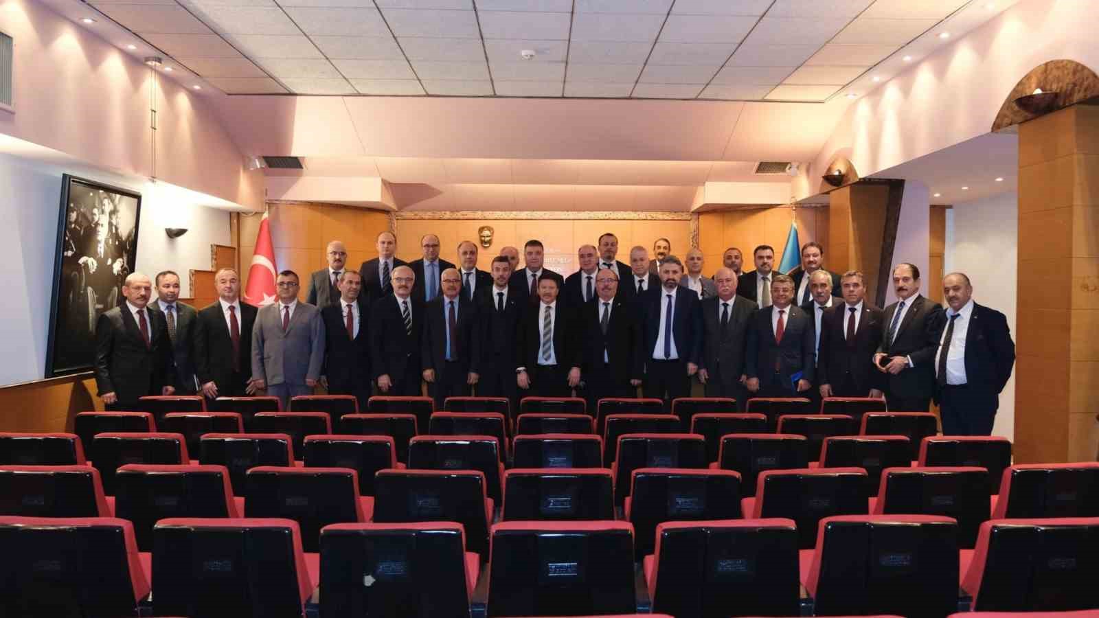 Başkan Özmeriç, Aydınlı şoförlerin sorunlarını dile getirdi
