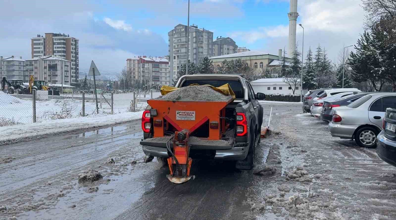 Başkan Palancıoğlu, karla mücadele için sahaya çıktı
