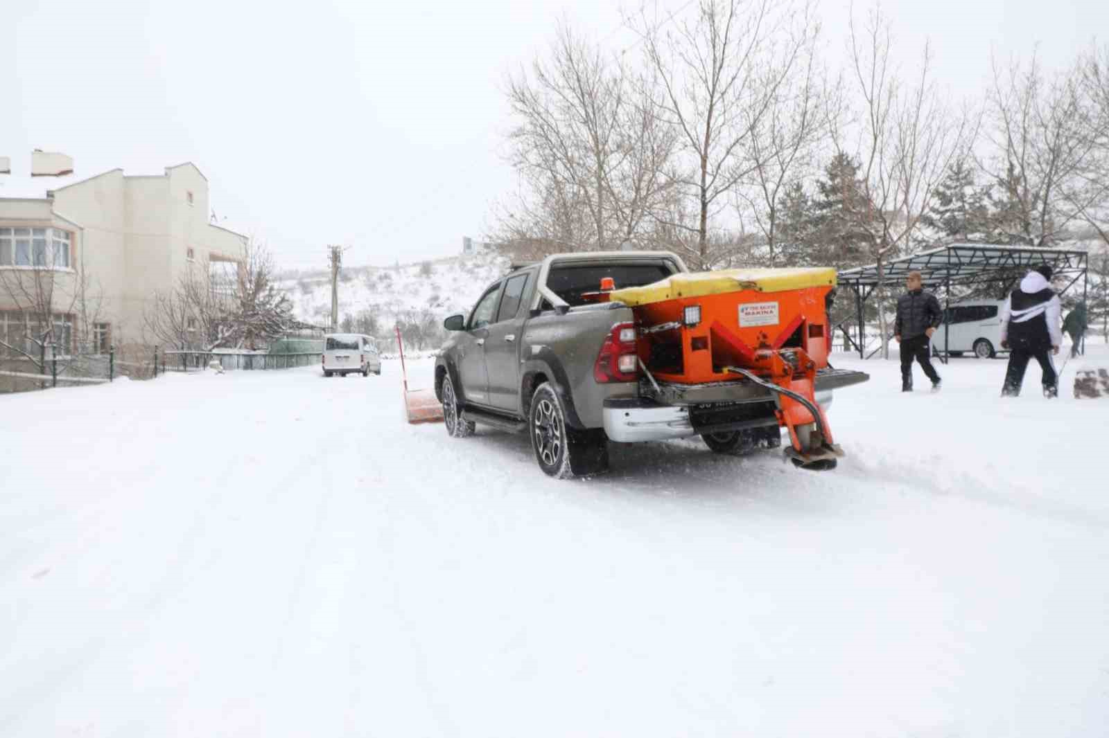 Başkan Palancıoğlu: "Karla mücadelede yoğun çalışmalarımız kesintisiz devam ediyor"
