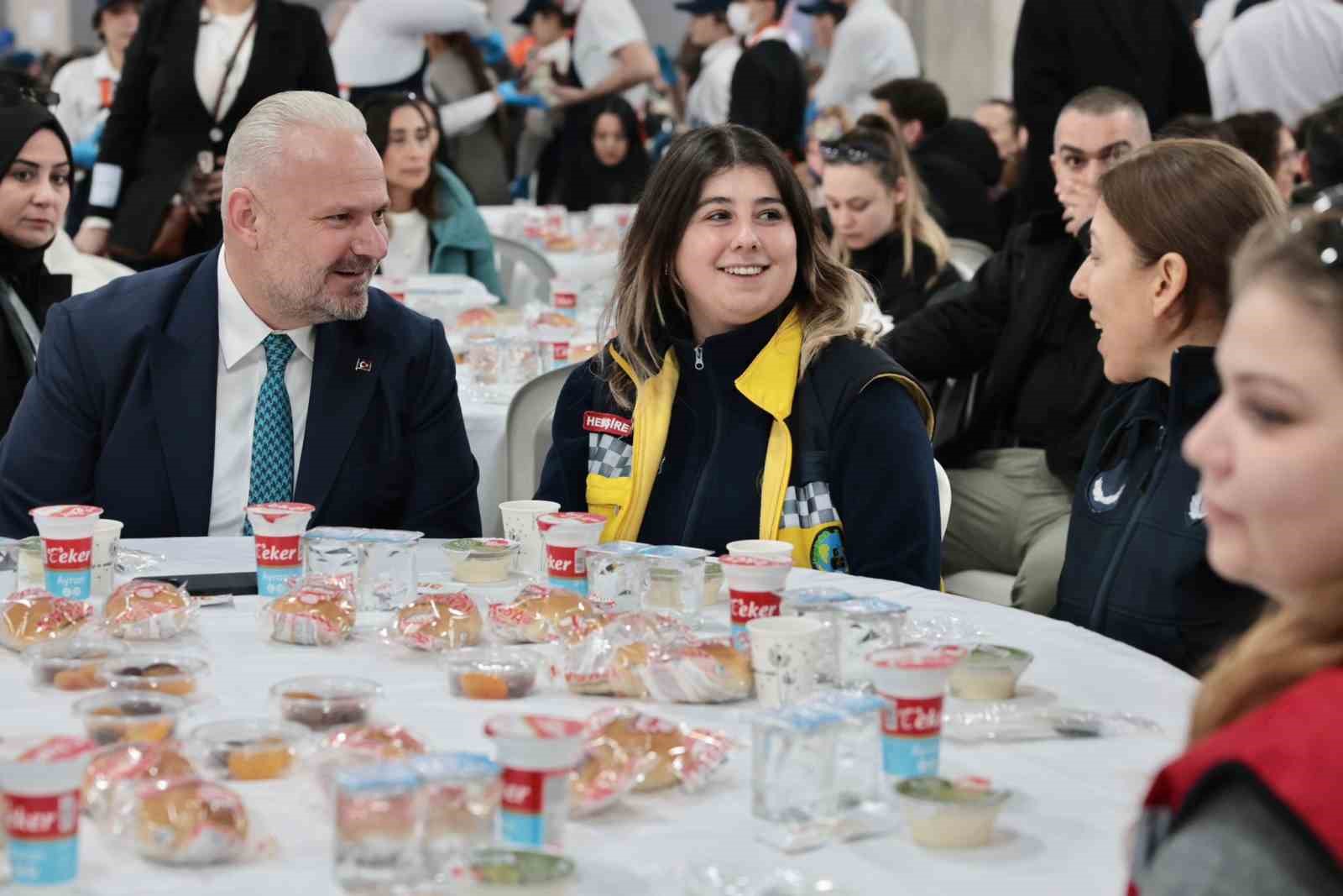 Başkan Pehlivan, personelle iftar sofrasında buluştu
