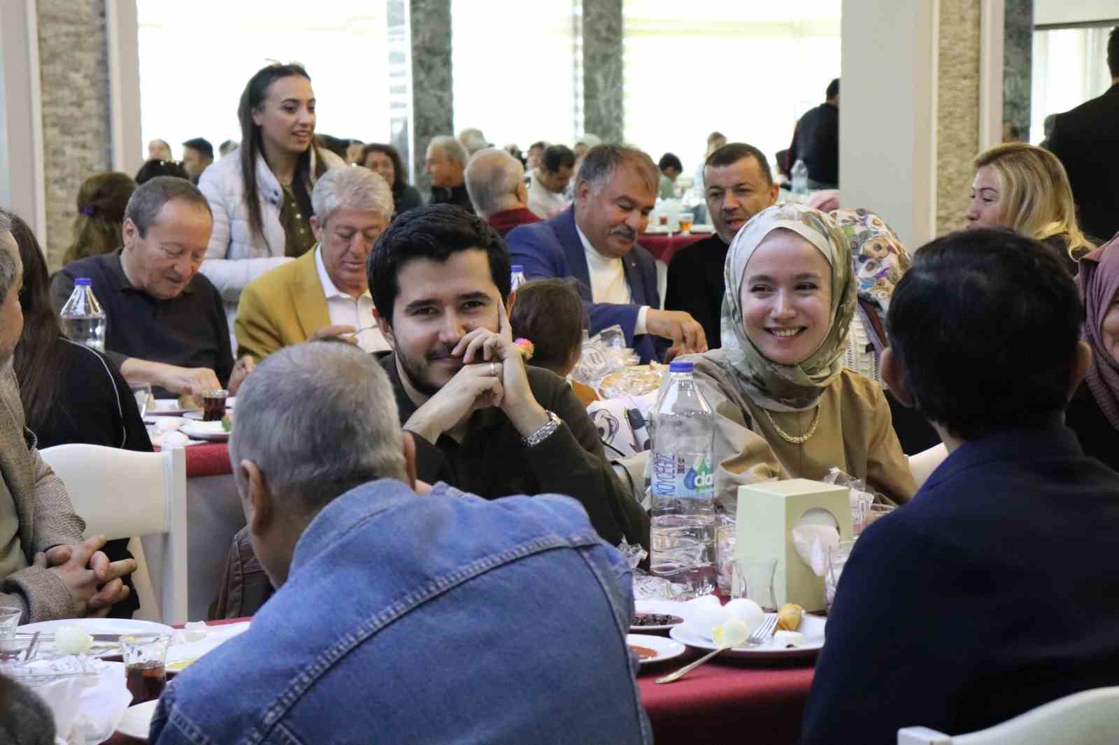 Başkan Pütün; "Beyağaç’ın ismini duyurmak için var gücümüzle çalışıyoruz"
