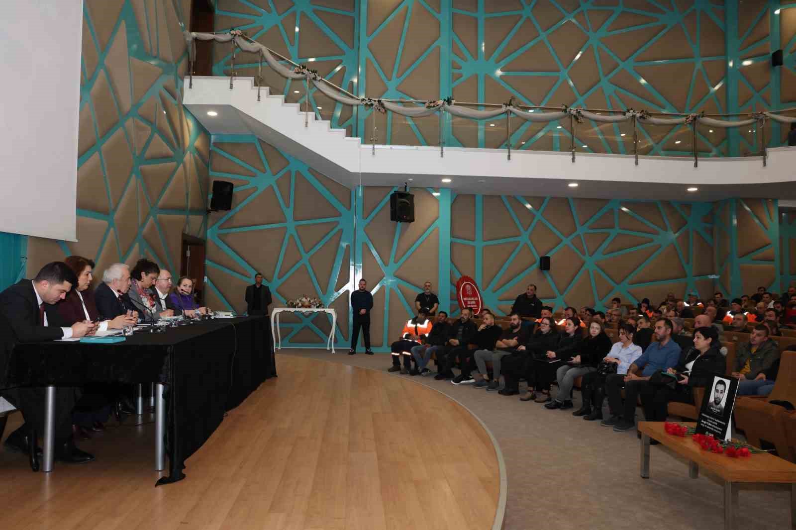 Başkan Şadi Özdemir, temizlik işçileri ile buluştu
