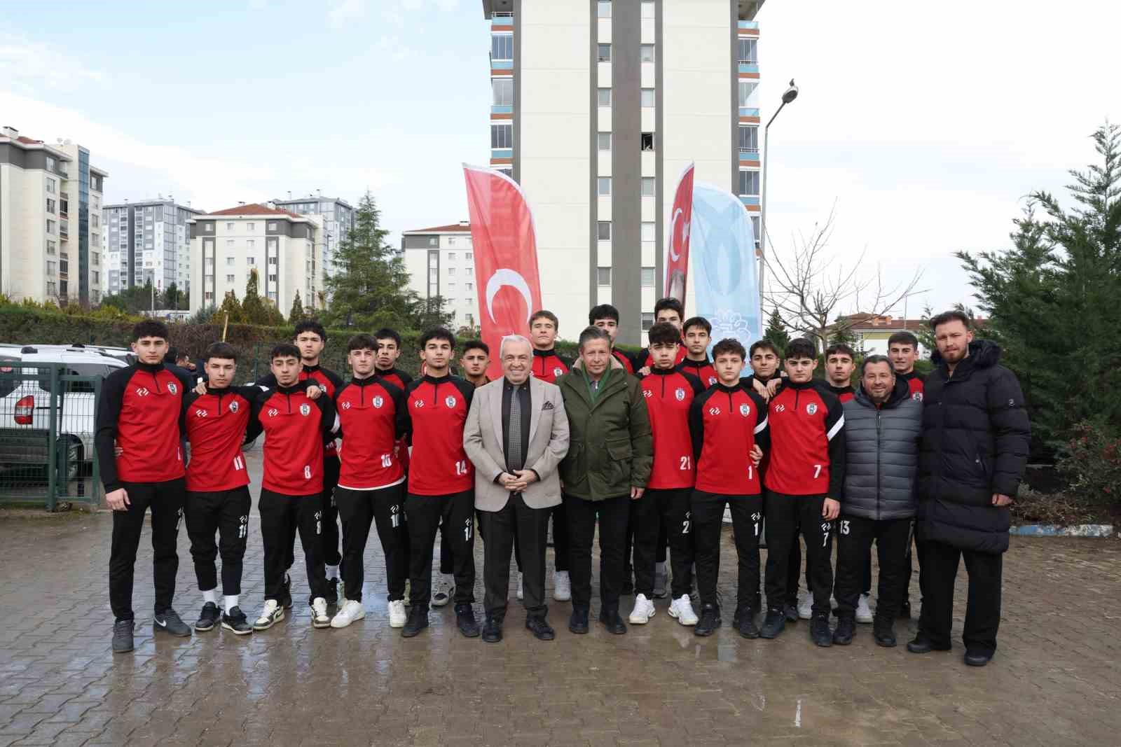 Başkan Şadi Özdemir’e Kızılcıklı’da çocuklardan kaykay park talebi geldi
Başkan Şadi Özdemir’e Kızılcıklı’da çocuklardan kaykay park talebi geldi