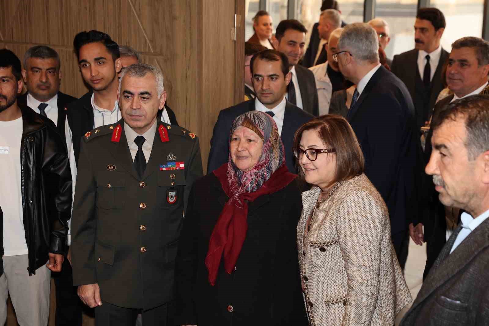 Başkan Şahin, şehit aileleri ve gazilerle buluştu
