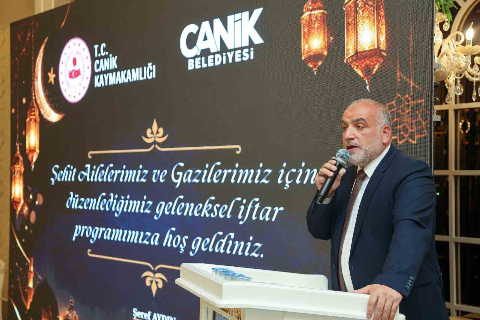 Başkan Sandıkçı: "Milli ve manevi duyguları güçlü nesiller yetiştirmek bizlerin yegane sorumluluğudur"
