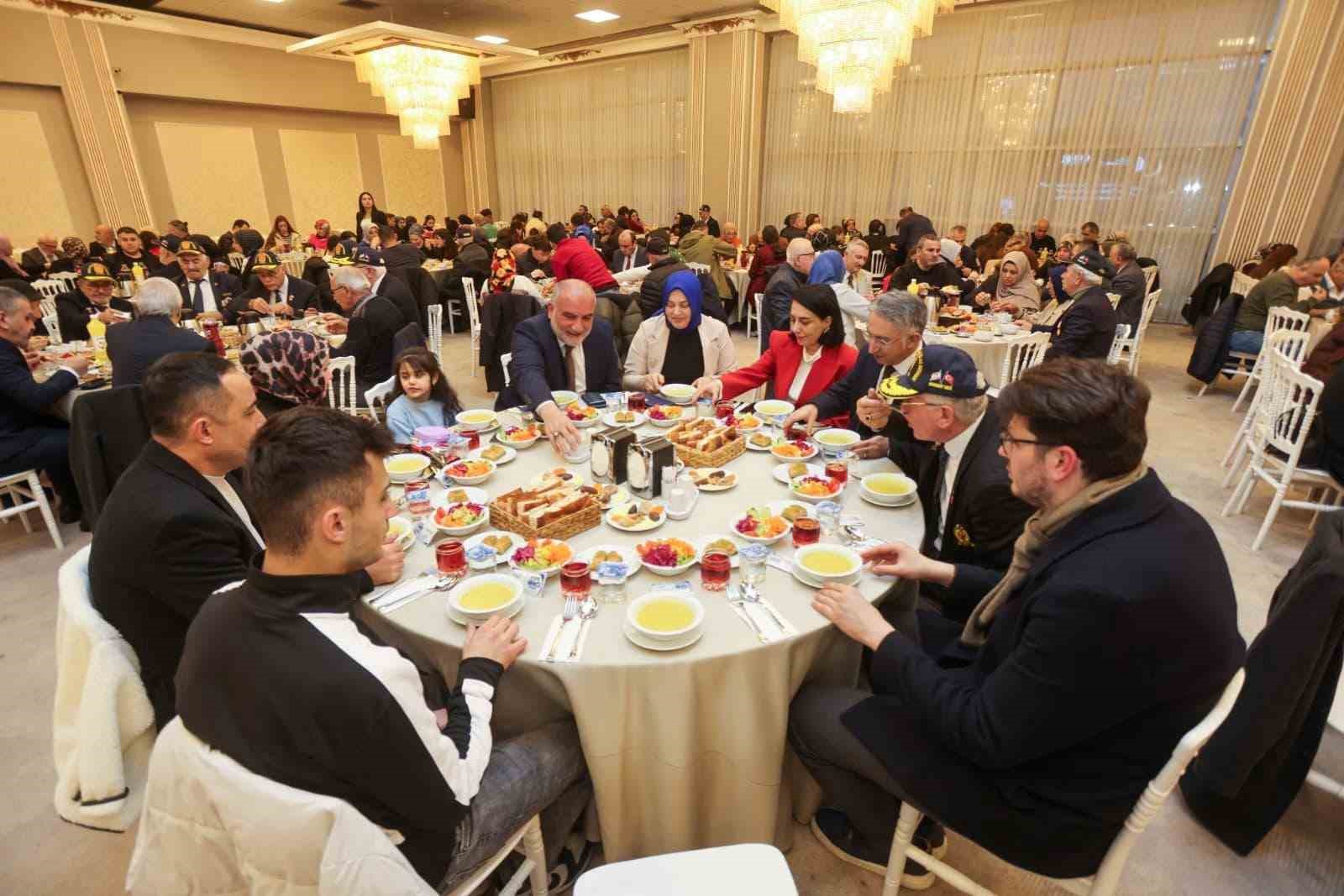 Başkan Sandıkçı: "Milli ve manevi duyguları güçlü nesiller yetiştirmek bizlerin yegane sorumluluğudur"
