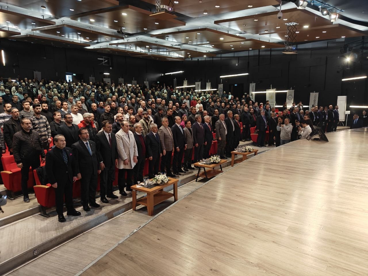 Başkan Sarıkaya: "Bundan sonraki dönemin adını değişim, dönüşüm ve dışa açılım olarak 3D koyduk"
Başkan Sarıkaya: "Bundan sonraki dönemin adını değişim, dönüşüm ve dışa açılım olarak 3D koyduk"