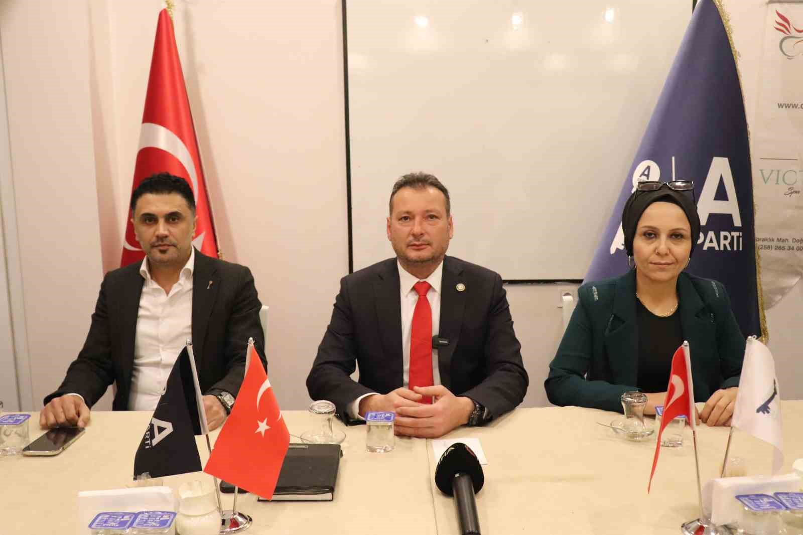 Başkan Saruhan: "Anahtar Parti bu milletin umududur"
Başkan Saruhan: "Anahtar Parti bu milletin umududur"