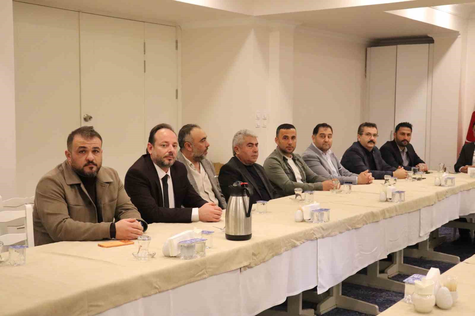 Başkan Saruhan: "Anahtar Parti bu milletin umududur"
Başkan Saruhan: "Anahtar Parti bu milletin umududur"