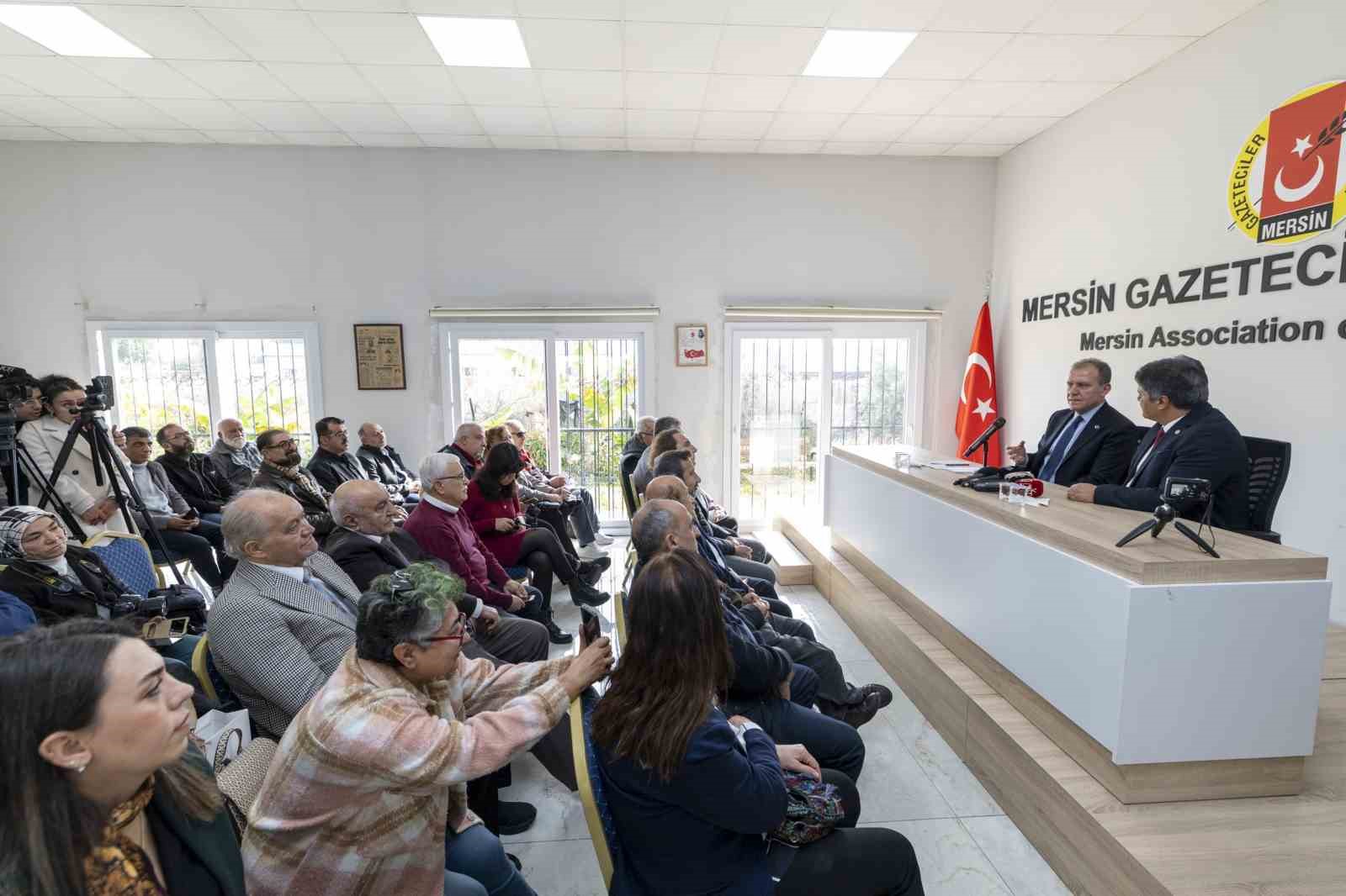 Başkan Seçer: "Basın, yasama, yürütme ve yargıdan sonra 4. kuvvettir"
Başkan Seçer: "Basın, yasama, yürütme ve yargıdan sonra 4. kuvvettir"