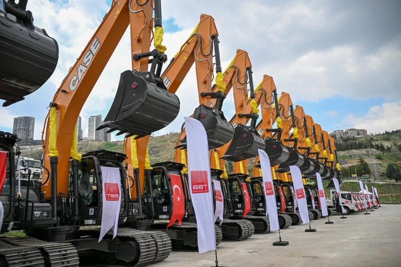 Başkan Seçer: "Belediyelerimizin işini kolaylaştırmak için gayret sarf ediyoruz"
