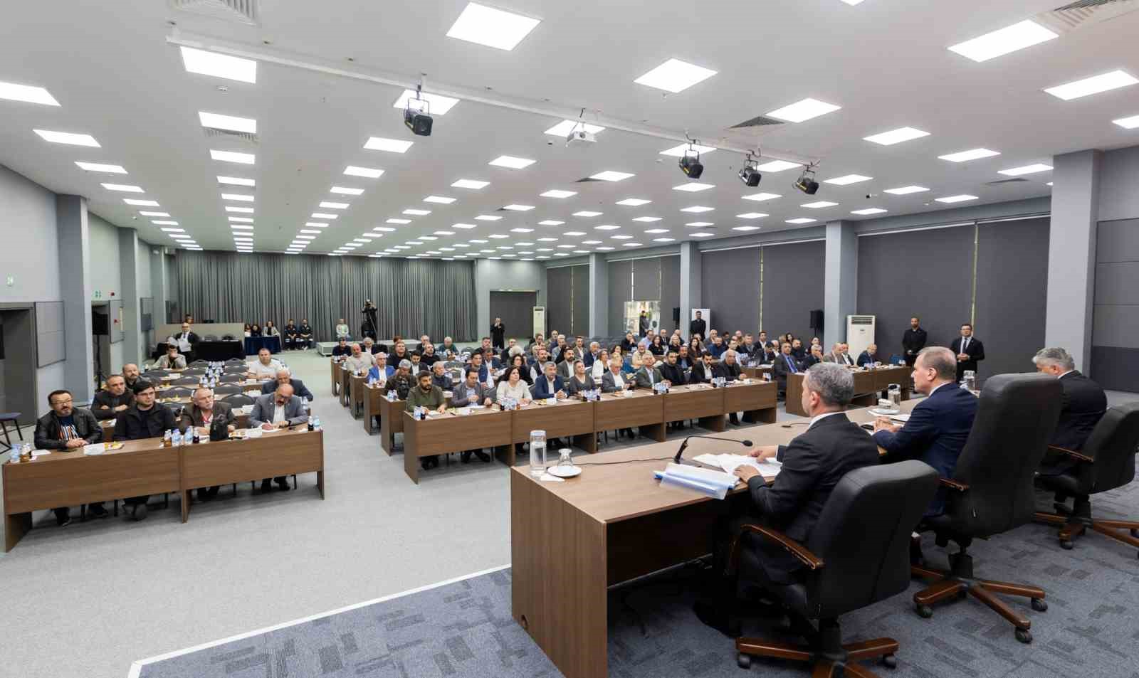 Başkan Seçer: "Kentin refahını artırmak için çalışıyoruz"
Başkan Seçer: "Kentin refahını artırmak için çalışıyoruz"