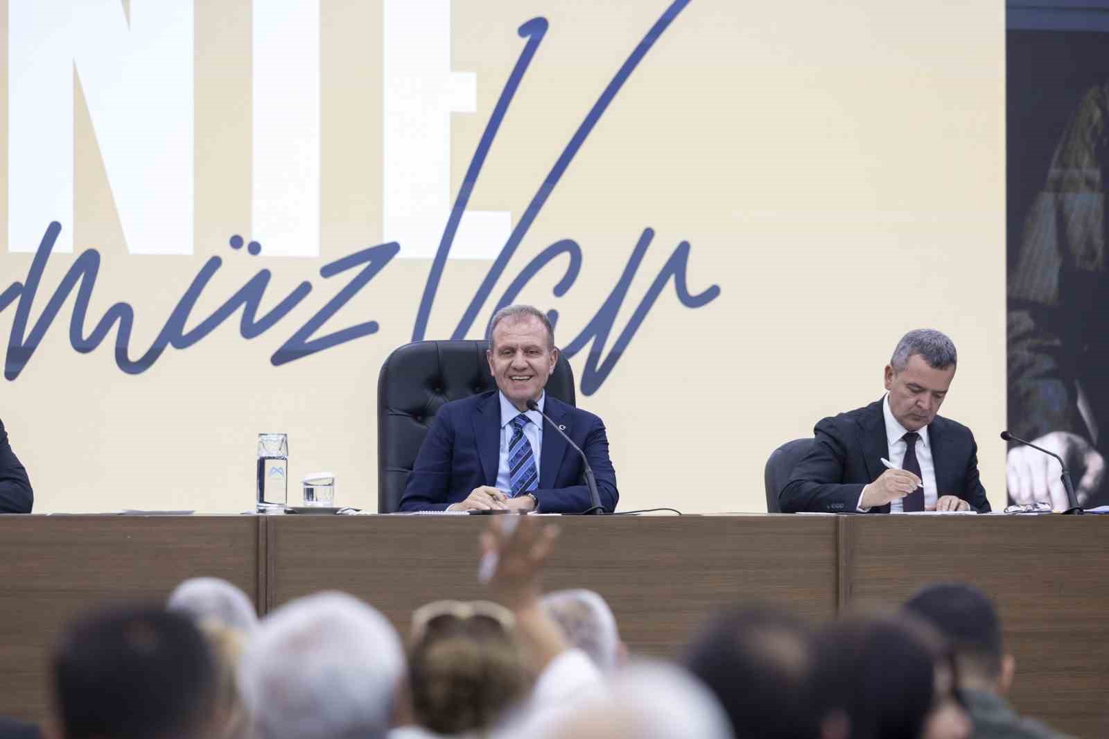 Başkan Seçer: "Kentin refahını artırmak için çalışıyoruz"
Başkan Seçer: "Kentin refahını artırmak için çalışıyoruz"