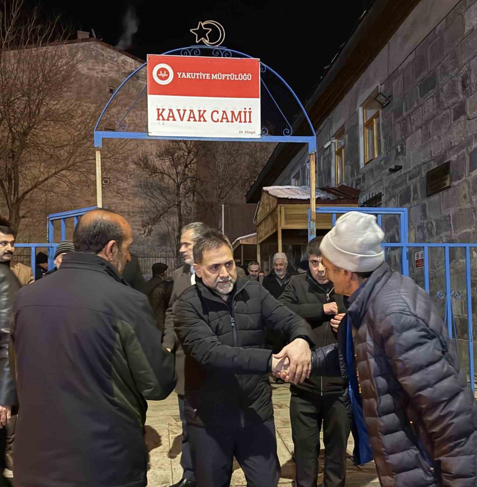 Başkan Sekmen ve Uçar vatandaşla buluştu
