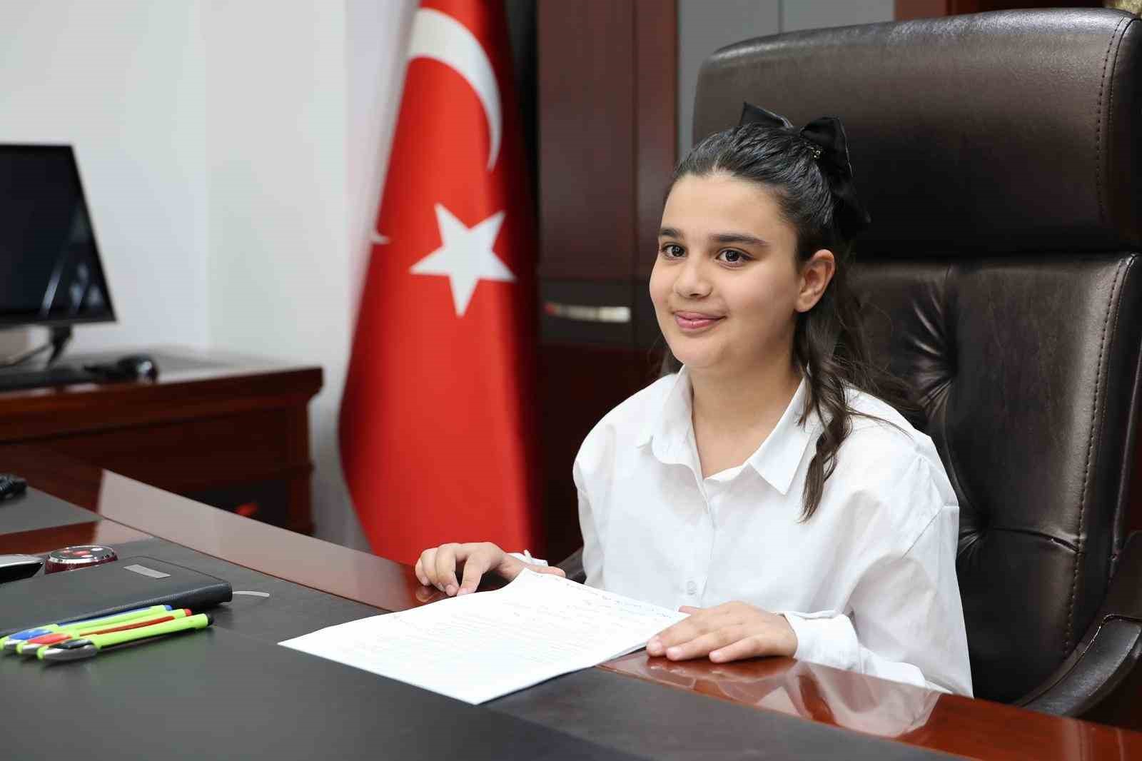 Başkan Şerifoğulları, 23 Nisan’da koltuğunu devretti
