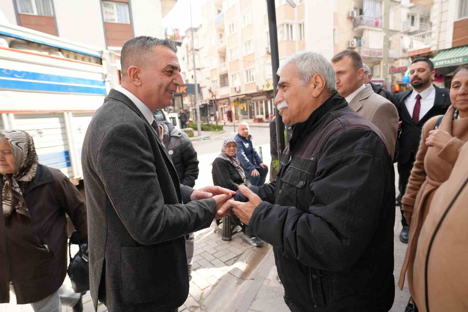 Başkan Şimşek esnafın sorunlarını dinledi
Başkan Şimşek esnafın sorunlarını dinledi