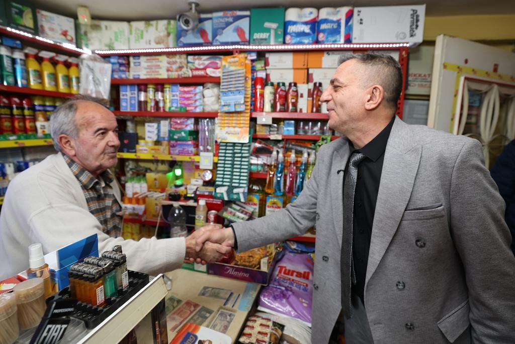 Başkan Şimşek talepleri yerinde dinliyor
