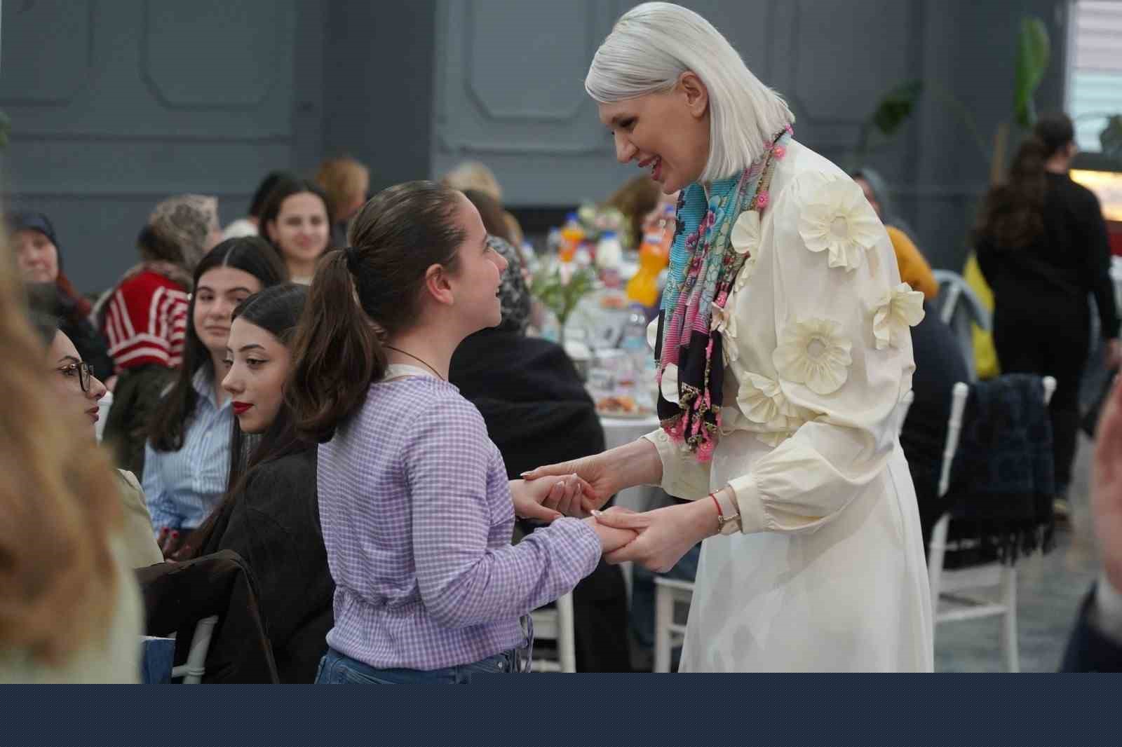 Başkan Subaşı kadınlarla iftar yemeğinde bir araya geldi
