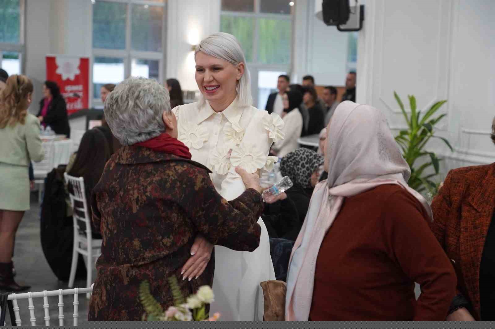 Başkan Subaşı kadınlarla iftar yemeğinde bir araya geldi
